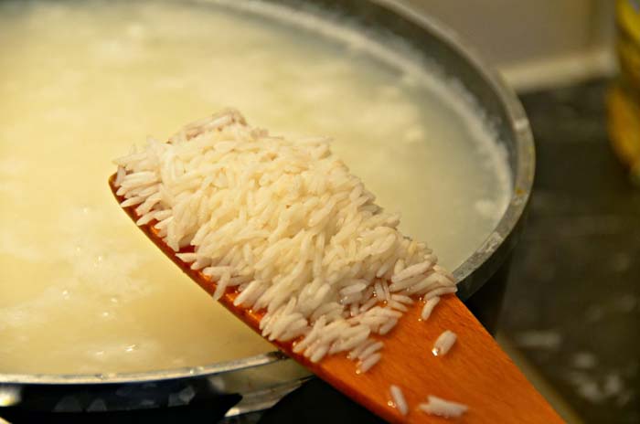 نحوه تشخیص برنج تقلبی
